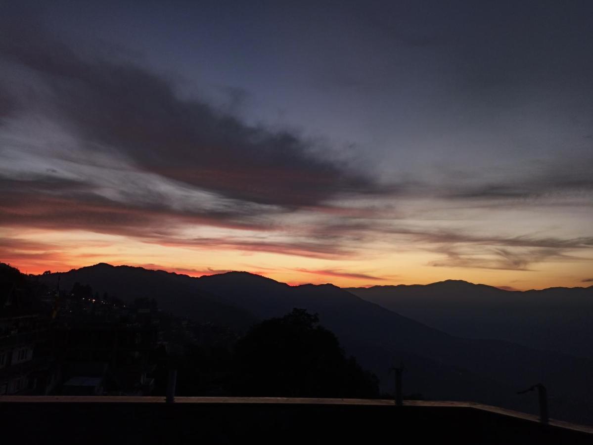 Hotel Amaira Darjeeling  Exteriör bild